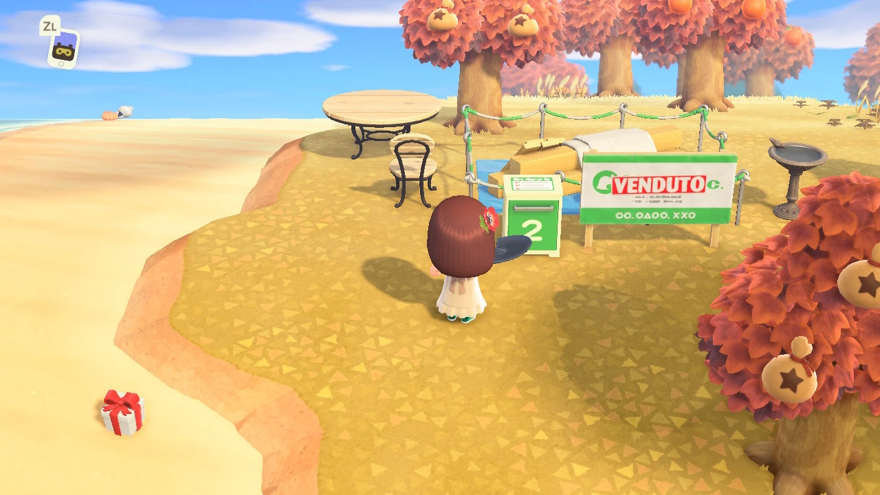 Foto davanti al terreno 2, scattata il giorno 1 dicembre, con un'etichetta "VENDUTO" sopra al cartello descrittivo