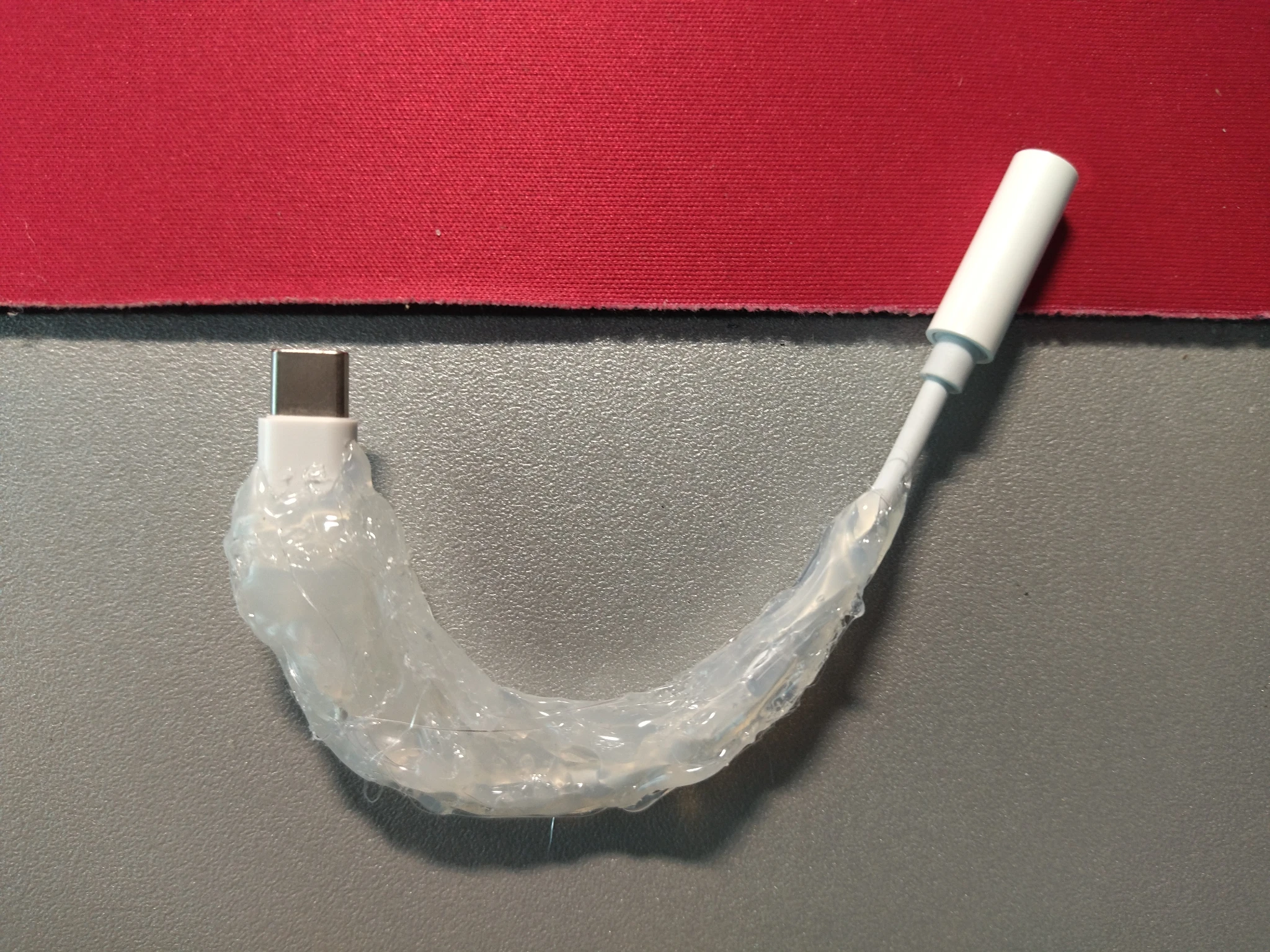 Adattatore incrisalidato visto da un lato