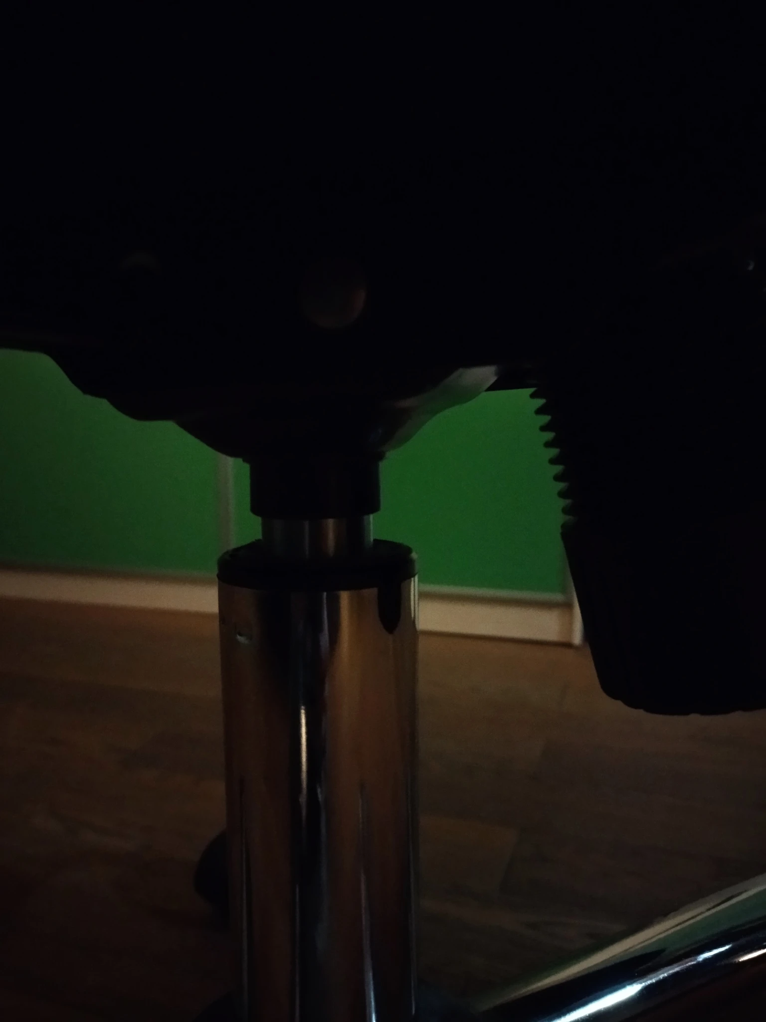 Definitiva rottura della sedia da gaming schifosa a completa sorpresa con annessa disperazione