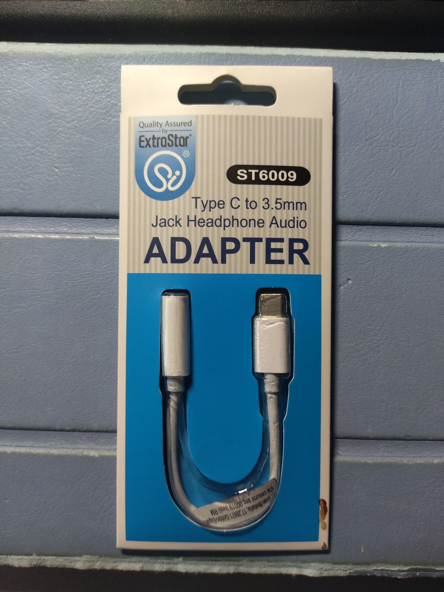 Fronte della confezione:

Quality Assured
by
ExtraStar®
®

ST6009
Type C to 3.5mm
Jack Headphone Audio
ADAPTER